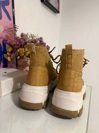 Botines zapatilla plataforma beige