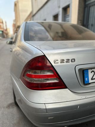 Mercedes C220 AVERIA ELECTRICA