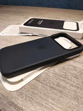 Funda de silicona con MagSafe para el iPhone 17 Pro Max - Negro