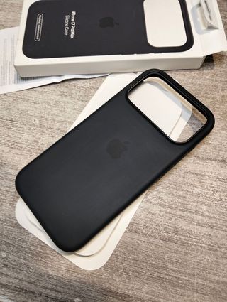 Funda de silicona con MagSafe para el iPhone 17 Pro Max - Negro