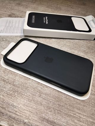 Funda de silicona con MagSafe para el iPhone 17 Pro Max - Negro