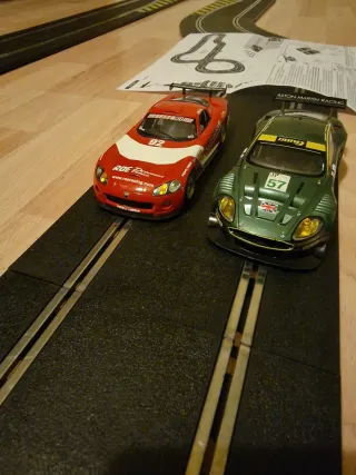 Scalextric GT Racers Aston Martin DBRS en venta