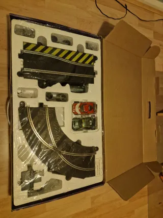 Scalextric GT Racers Aston Martin DBRS en venta