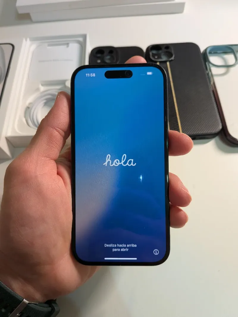 iPhone 15 128GB + Apple Watch SE 40mm