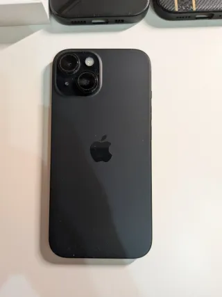 iPhone 15 128GB + Apple Watch SE 40mm