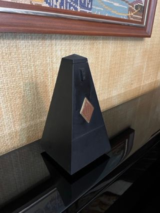 Piano acústico Samick SU-105