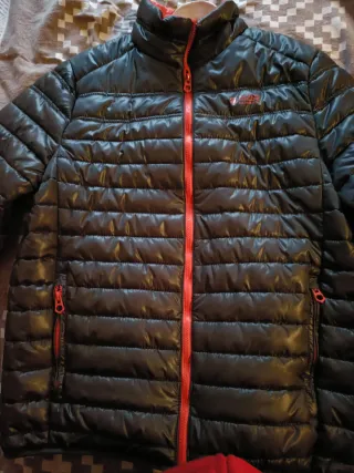 Chaqueta Mizuno Negra y Roja entrega en mano