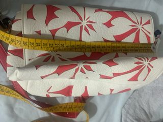 Bolso bandolera Desigual blanco y rojo