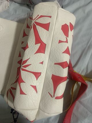 Bolso bandolera Desigual blanco y rojo