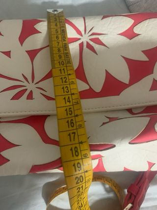 Bolso bandolera Desigual blanco y rojo