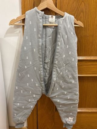 Saco de bebé LÄSSIG gris con estampado