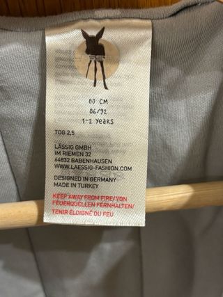 Saco de bebé LÄSSIG gris con estampado