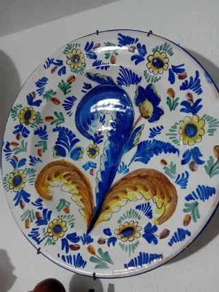 Plato decorativo pintado a mano