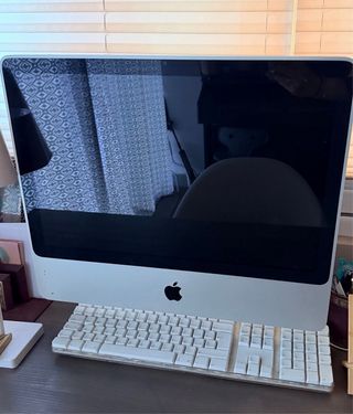 Imac Apple Blanco con teclado apple