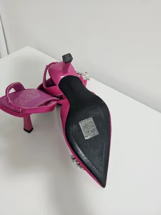 Tacones rosas con pedrería