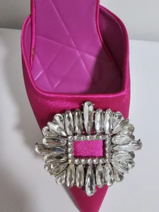 Tacones rosas con pedrería