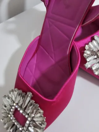 Tacones rosas con pedrería