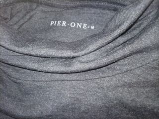Pier One Camiseta Cuello Alto Negra Manga Larga