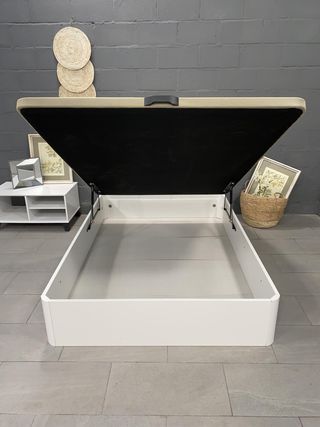 Canapé abatible de madera color blanco