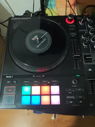 Controlador DJ Hercules Impulse T7