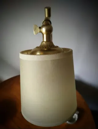 Lámpara de latón regulable
