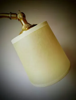 Lámpara de latón regulable