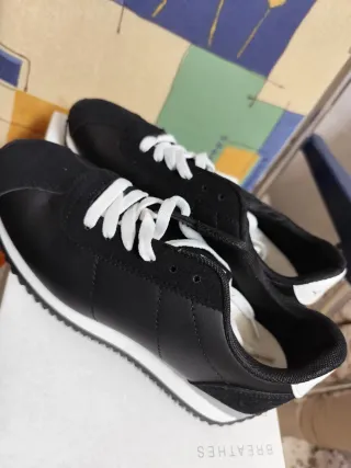 Zapatillas Bimba y Lola Negras y Blancas