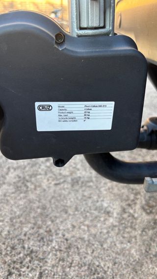 Portabicicletas Cruz 4 bicis bola remolque.