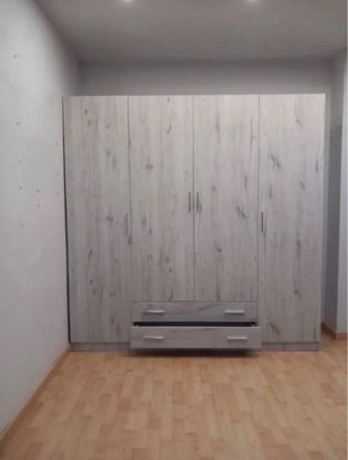 Liquidación:canapés y colchones armarios y sofas?