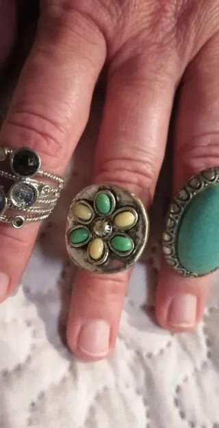 Lote de 3 anillos plateados con piedras