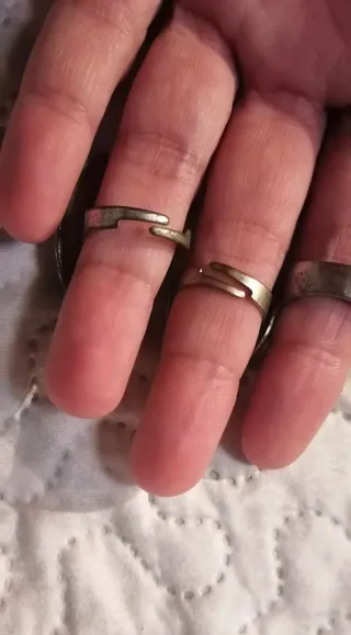 Lote de 3 anillos plateados con piedras