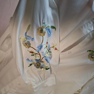 Camisa Pavilion Blanca Bordada Floral