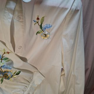 Camisa Pavilion Blanca Bordada Floral