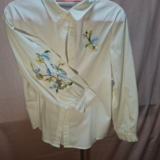 Camisa Pavilion Blanca Bordada Floral