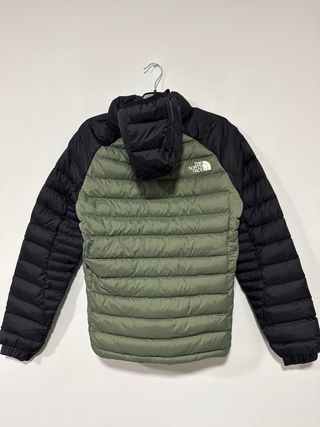 Cazadora The North Face verde y negra