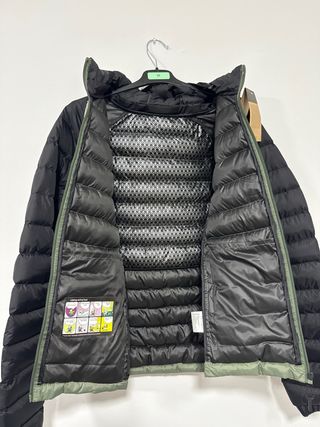 Cazadora The North Face verde y negra