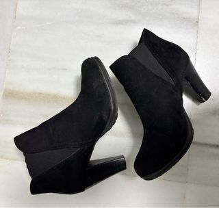 Botines negros tacón