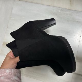Botines negros tacón