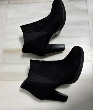 Botines negros tacón