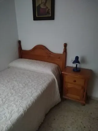 Cama 105cm con mesita y cabecero