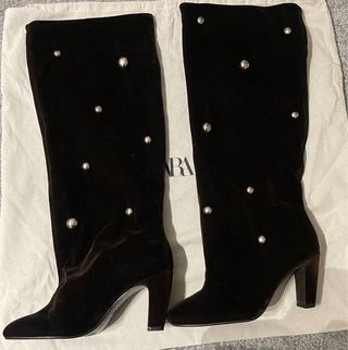 Botas altas Zara terciopelo con adornos