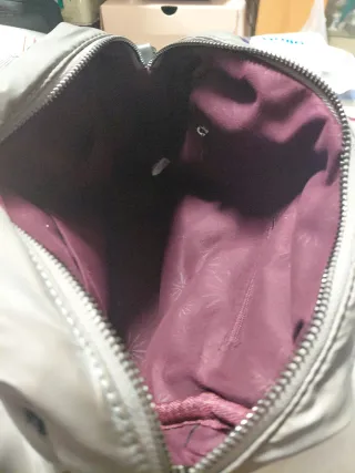 Bolso gris acolchado mujer