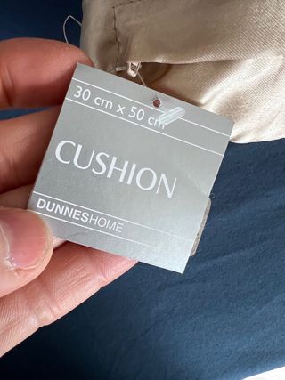 Cojines y plaid Dunnes Home