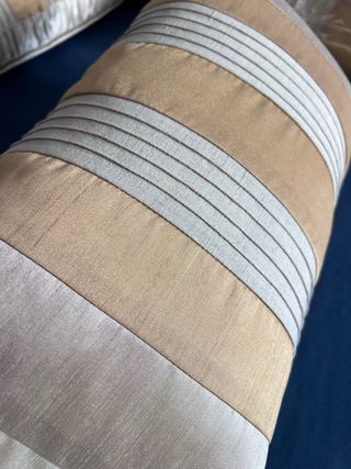 Cojines y plaid Dunnes Home