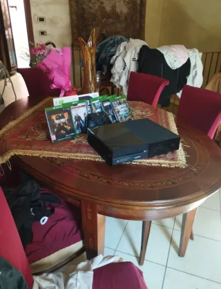 Xbox One 500GB + 10 Giochi + Controller