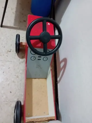 Correpasillos de madera rojo