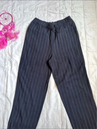 Pantaloni a righe blu di Zara | vestibilità S