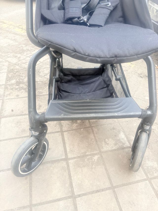 Silla de paseo ligera  Cybex eezy S plus