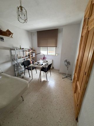 Se vende casa adosada amplia y luminosa