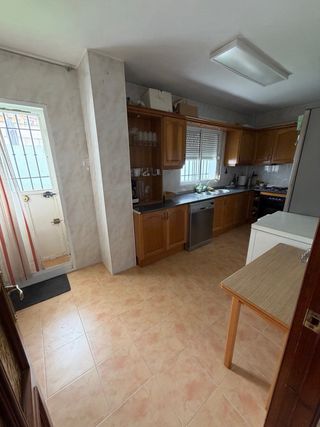 Se vende casa adosada amplia y luminosa